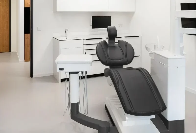 PURLINE bio-based polyurethane in modern dental patient room