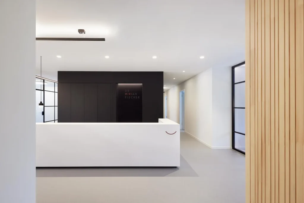 PURLINE Silver Grey at Dr. Miriam Fischer Dentistry Practices